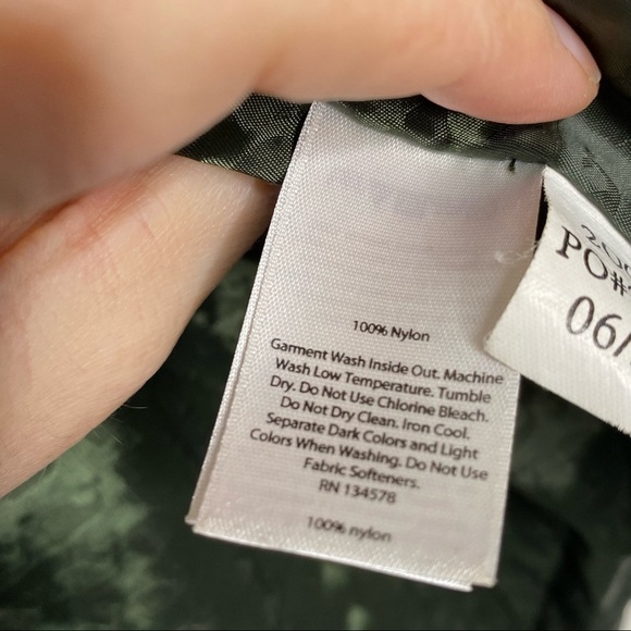 Vineyard Vines Whale Tail Chevron Vest - Picture 7 of 9